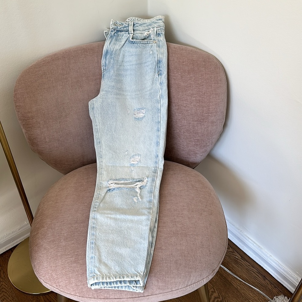 Distressed Jeans - Picture 2 of 7